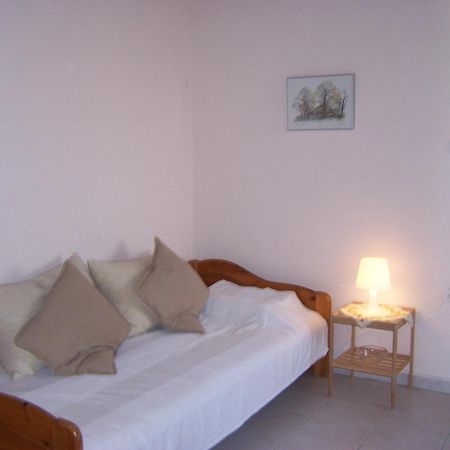 Maria'S Haus In Artemida Apartman Kültér fotó