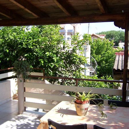 Maria'S Haus In Artemida Apartman Kültér fotó