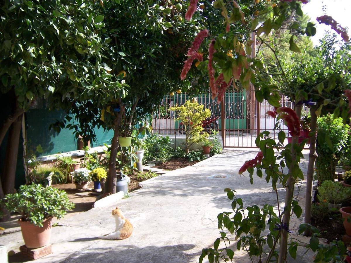 Maria'S Haus In Artemida Apartman Kültér fotó