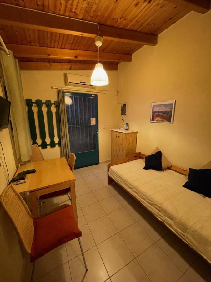 Maria'S Haus In Artemida Apartman Kültér fotó