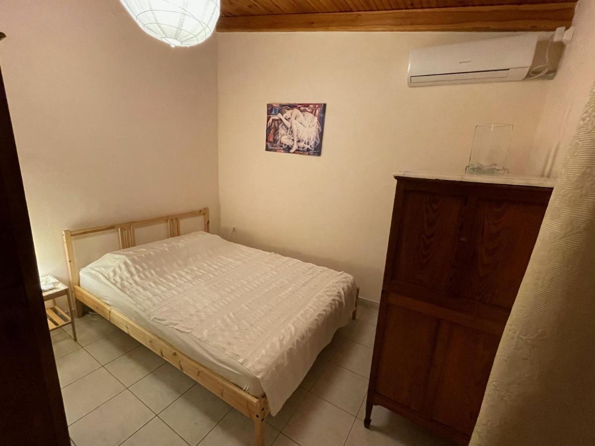 Maria'S Haus In Artemida Apartman Kültér fotó
