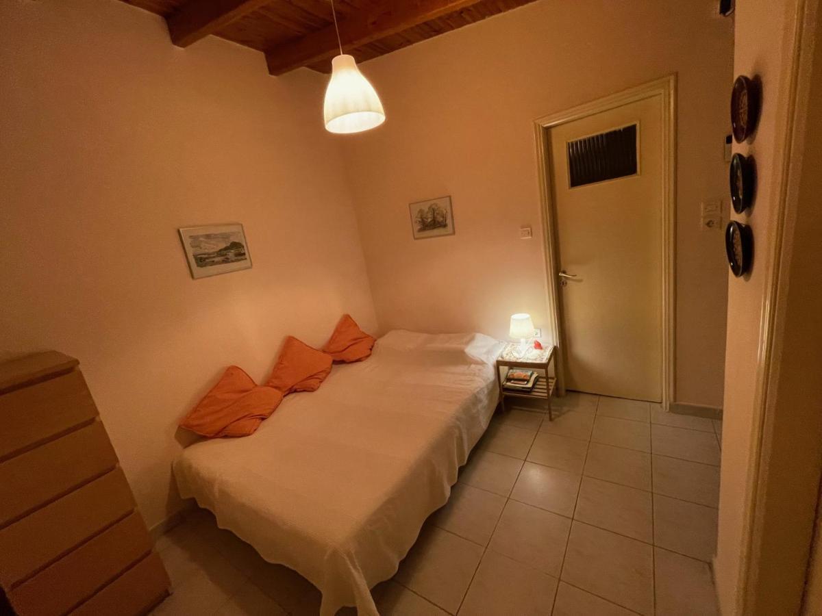 Maria'S Haus In Artemida Apartman Kültér fotó